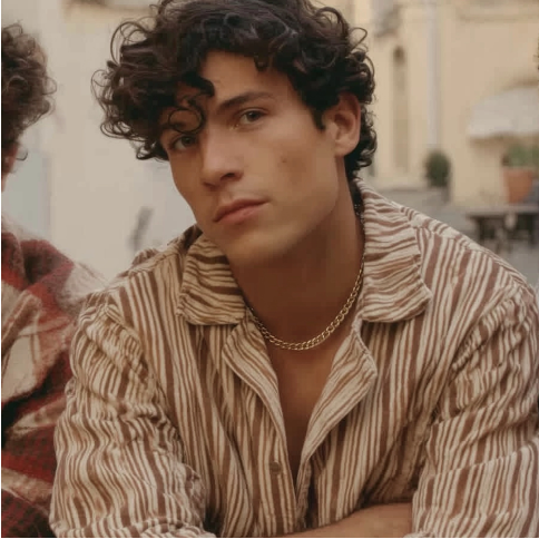 How Do Men Choose the Right Necklace? A Complete Guide to Chain Styles, Materials and Lengths